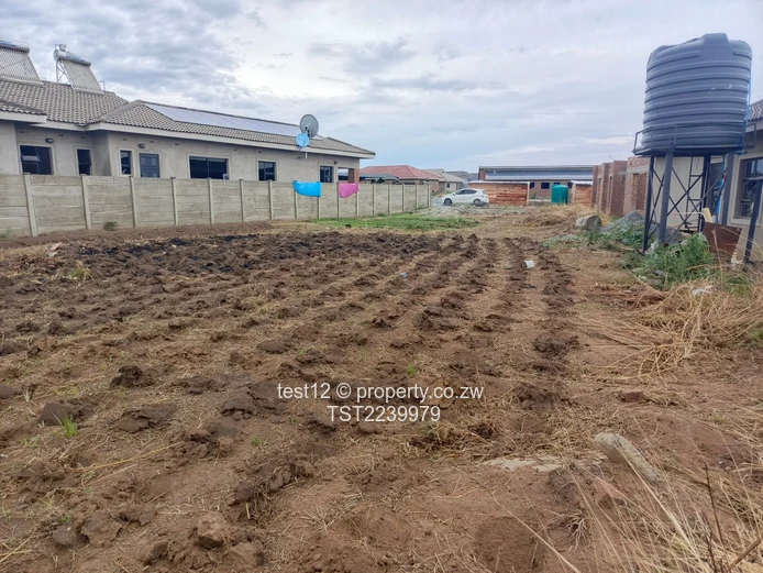 Nyabira Penrose stand for sale  (Sole Mandate)