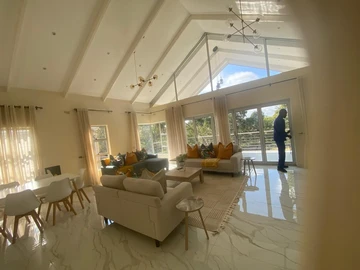 Greystone Park Cluster House to let