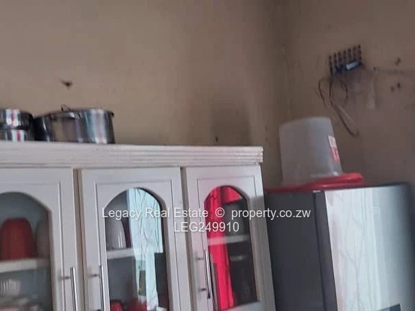 4-Bed Glen View Home - Walled Yard, Entertainment & Good ZESA