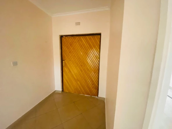 4 Bedroom Flat & Apartment