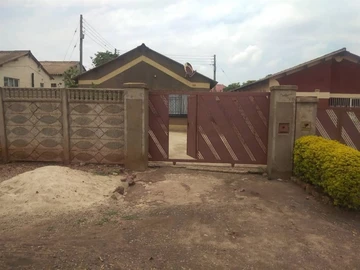 5 Bedroom House