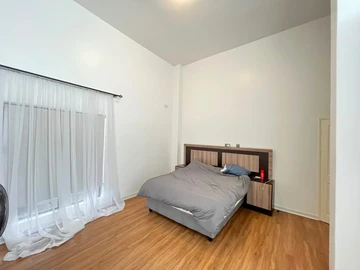 3 Bedroom Flat & Apartment