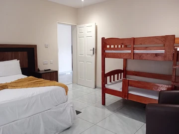 Hotel & Lodge
