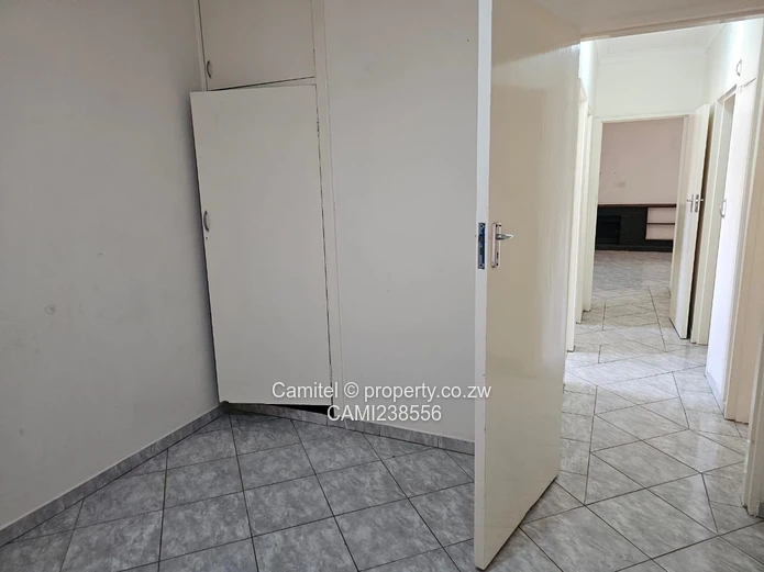 Avonlea Modern  3-Bed Home with Gourmet Kitchen & Boreholea