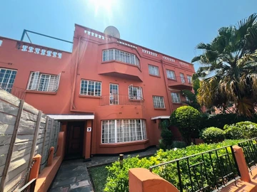 3 Bedroom Flat & Apartment