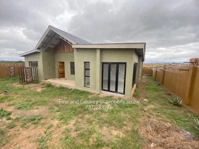 3 Bedroom Modern Home - All En-suite 