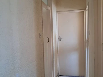 2 Bedroom Flat & Apartment
