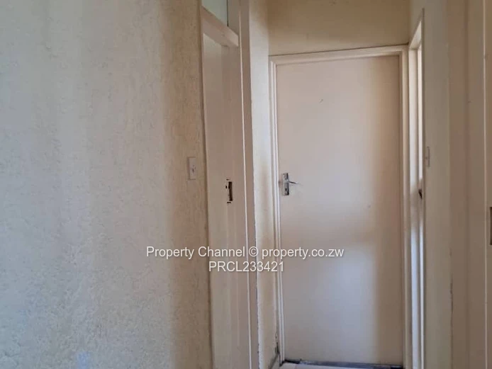 Bright 2-Bed Apartment in Avenues, Harare CBD - Balcony & Parking