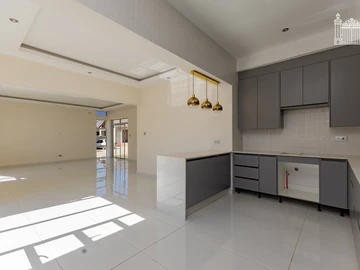 3 Bedroom Flat & Apartment
