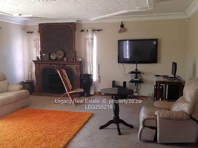 Chadcombe 4BR House for Rent — 2000m² with Borehole (Sole Mandate)