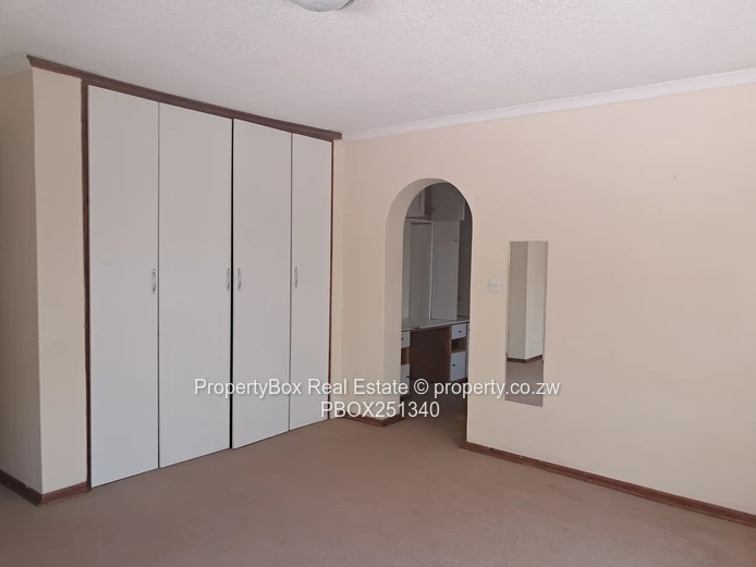 Glen Lorne double storey 6 bed house to rent for immediate occupation!