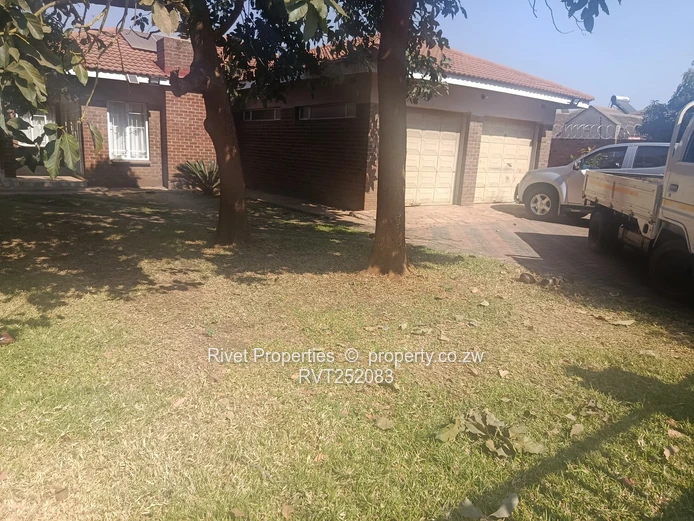 Very Neat House Adlynn For Sale Also Vacant