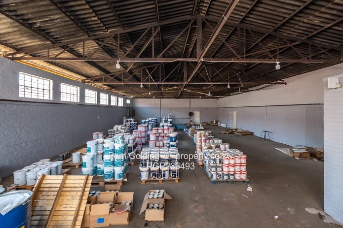 Msasa Warehouse /Factory , Location, Location !!!!! (Sole Mandate)