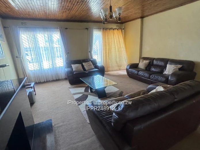 Golden Oldie Modern 5-Bedroom Home – Marlborough