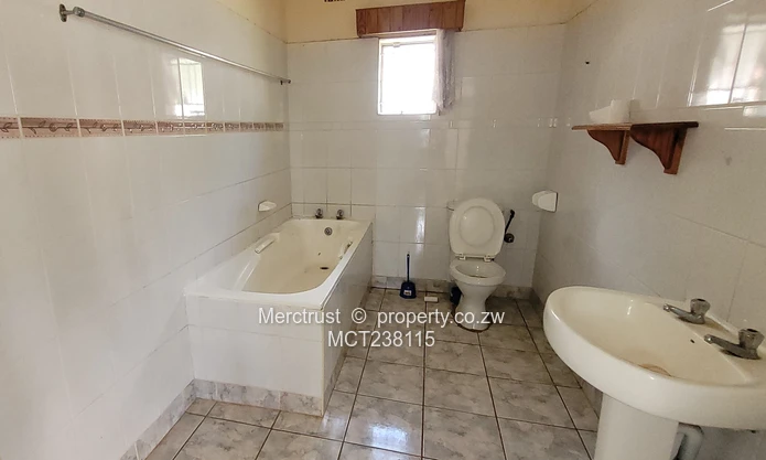 Suitable for offices, available 1st March! (Sole Mandate)