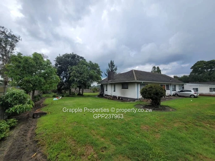 Hatfield close to Seke Road  (Sole Mandate)