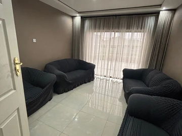 6 Bedroom House
