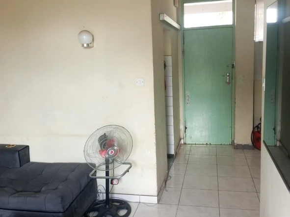 2 Bedroom Flat & Apartment
