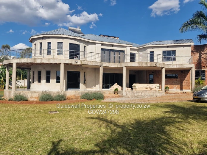 Spacious 5 bed house for sale in Brookview
