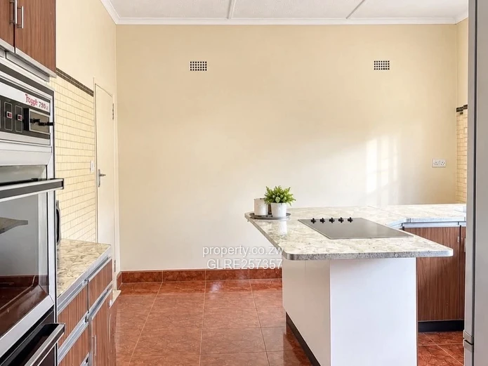 Highlands 4-Bed Home — Parquet Floors, Modern Kitchen, Borehole