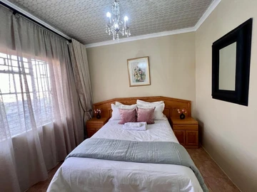 3 Bedroom Flat & Apartment