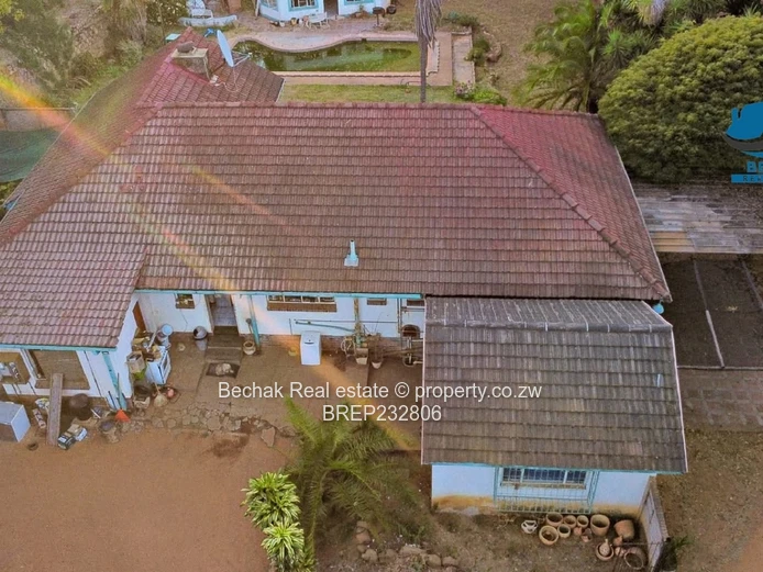 Hillside 3-Bed Home on 4047m² - Pool & Borehole