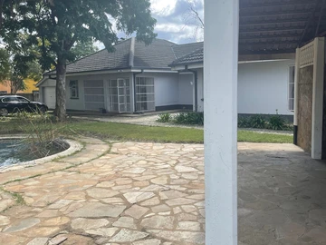 Spacious 3 beds  for Rent with Pool and Borehole in Mount Pleasant