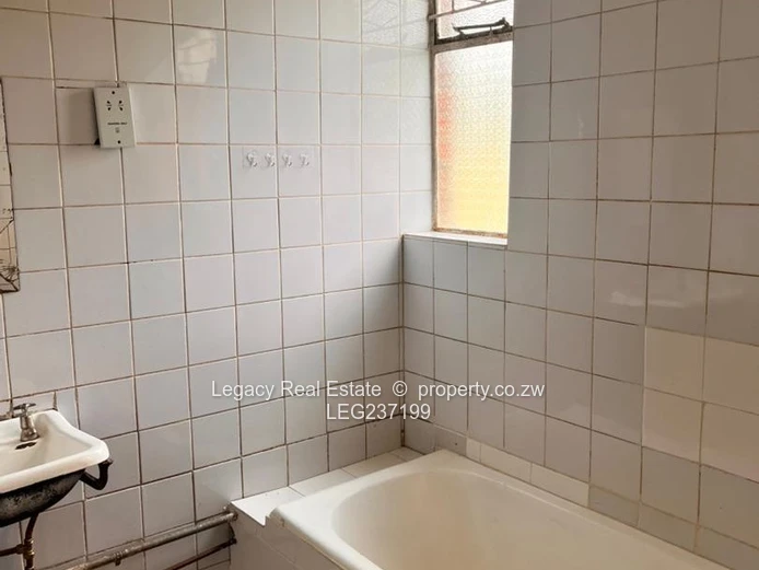 Value-For-Money 3-Bedroom Flat in Prospect,Down -Floor  Flat  in a Convinient Prospect Location