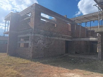 9 Bedroom House