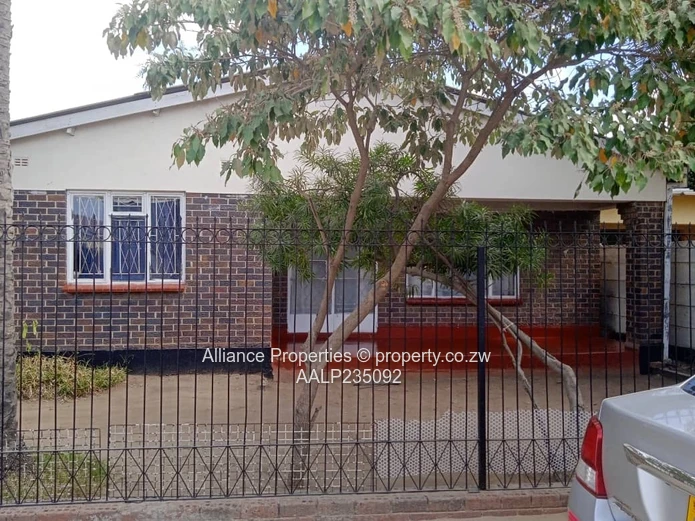 High-Value 4-Bedroom Property with Commercial Upside in Chitungwiza Unit J