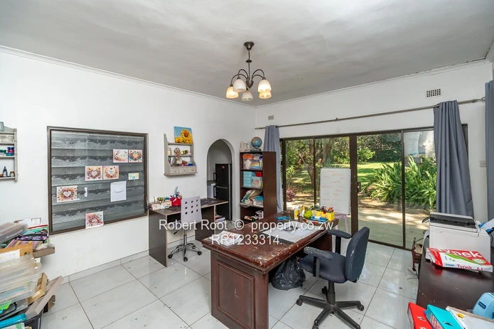 Spacious 6-Bedroom Family Home opposite Chisipite Snr School – Chisipite