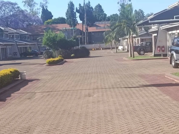 3 Bedroom Flat & Apartment