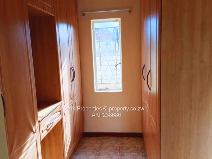 5 Bedroomed House With Cottage For Rent Near Borrowdale Brooke