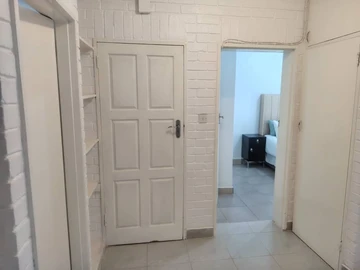 2 Bedroom Flat & Apartment