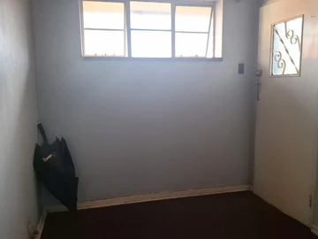 2 Bedroom Flat & Apartment