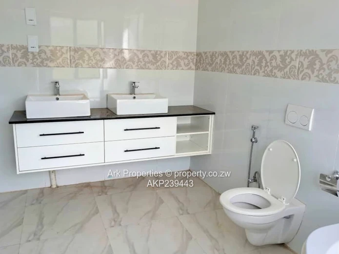 Cluster House For Rent In Newlands