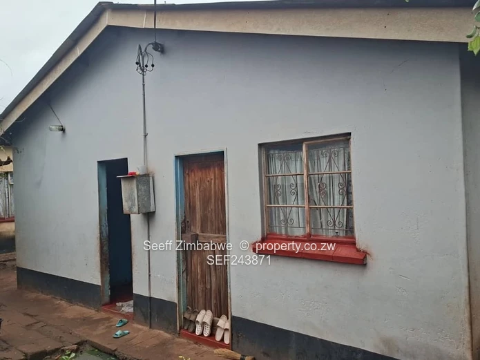 Single-Storey 5-Bed Home with Veranda in Chiredzi (Sole Mandate)