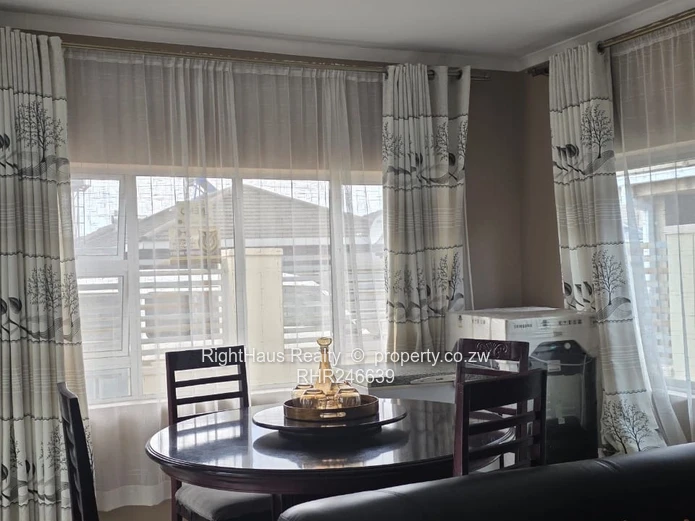 Gated 3-Bed Aspindale Park Home — Bright Rooms & Modern Bath