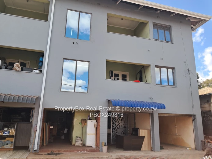 Workshop/Warehouse/Shop along Rotten Row Opposite Colcom for rent!