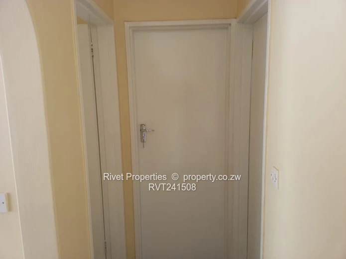 Dolphin Court Garden Flat To Let