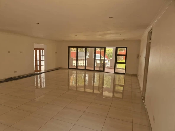 6 Bedroom House