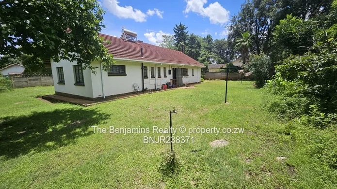 3 bedroom House for Sale in Kwekwe
