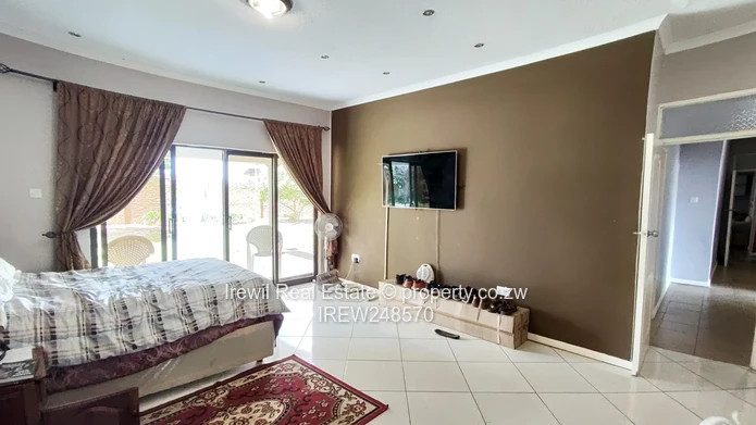 4-Bed Pomona Home with Spacious Living Areas
