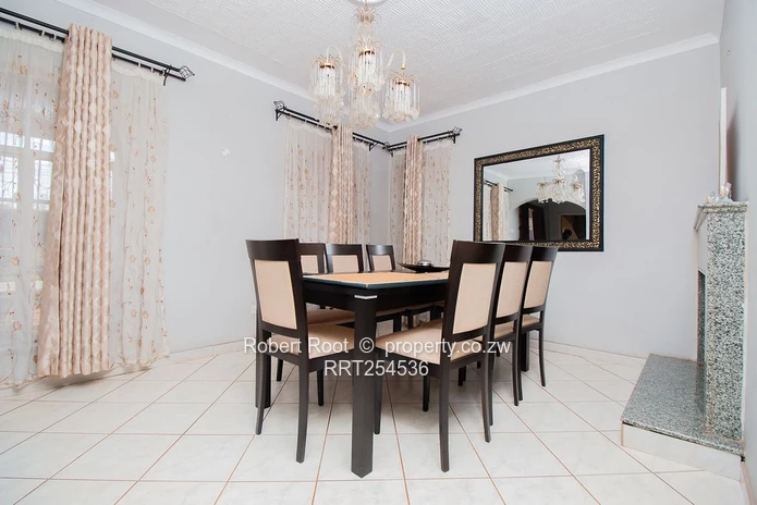 Prime 5 Bedroom Home for Sale in Helensvale