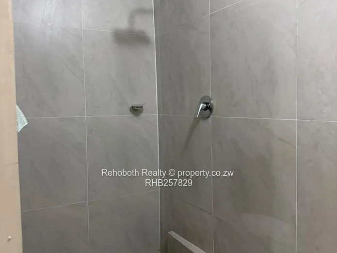 Modern 3-Bed Home with Built-ins & Borehole in Crowhill Views