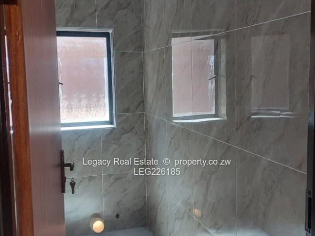 Stylish & Secure 3-Bedroom Home – Greendale Athlone