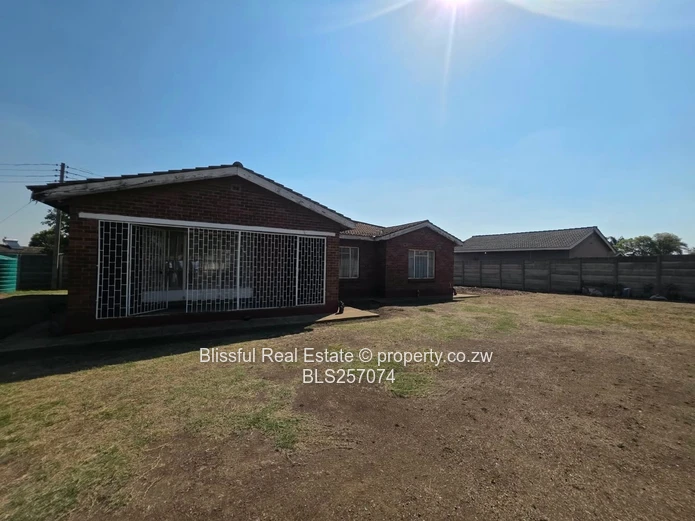 3-bedroom house for rent in Westgate