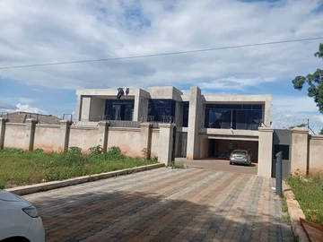 8 Bedroom House