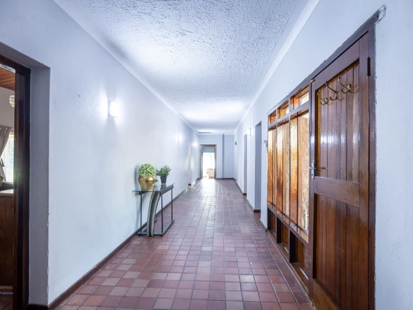 Farm & Agricultural Land