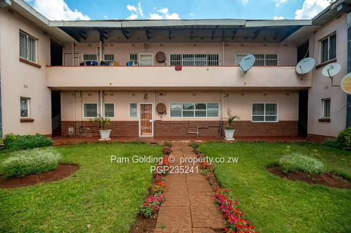 Spacious ground floor apartment in a well located complex